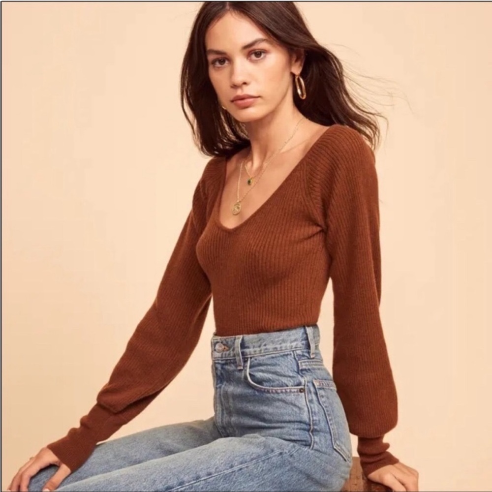Reformation Heart V-Neck Cashmere Sweater
